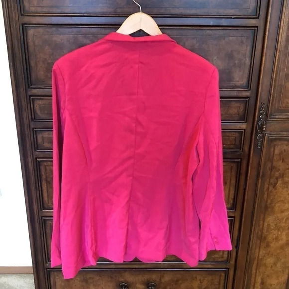BARBIE core Metro style hot pink blazer - Picture 4 of 7